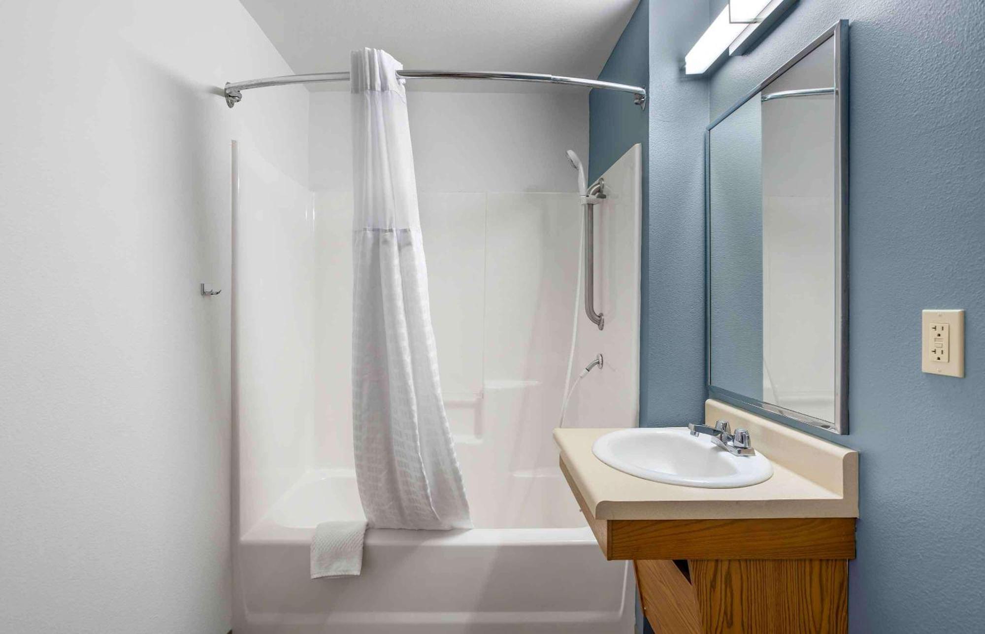 Extended Stay America Select Suites - Wichita - Airport Buitenkant foto