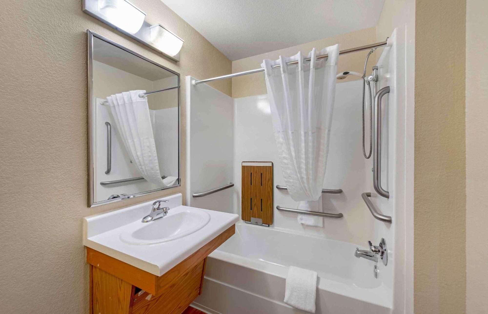 Extended Stay America Select Suites - Wichita - Airport Buitenkant foto