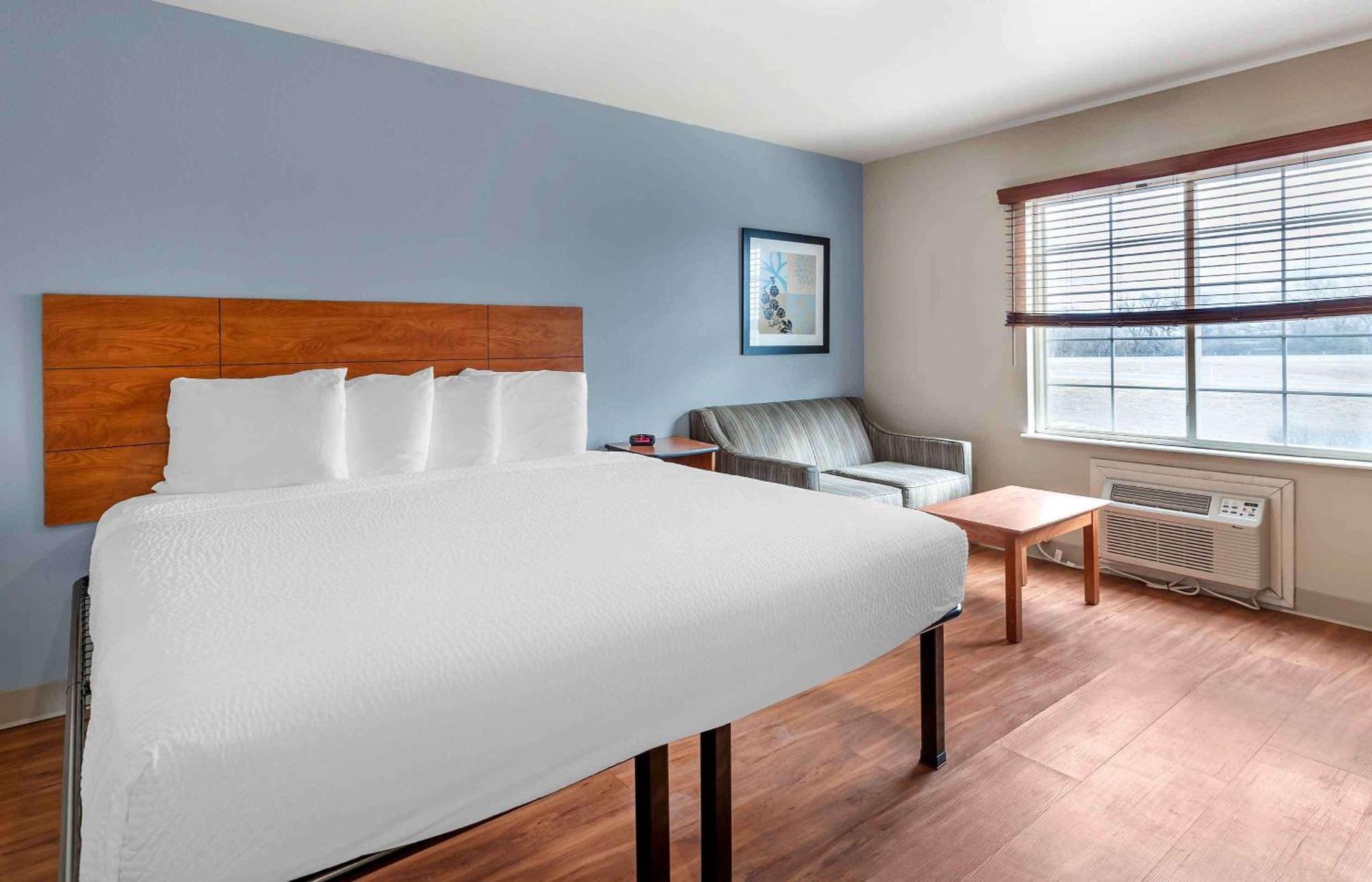 Extended Stay America Select Suites - Wichita - Airport Buitenkant foto