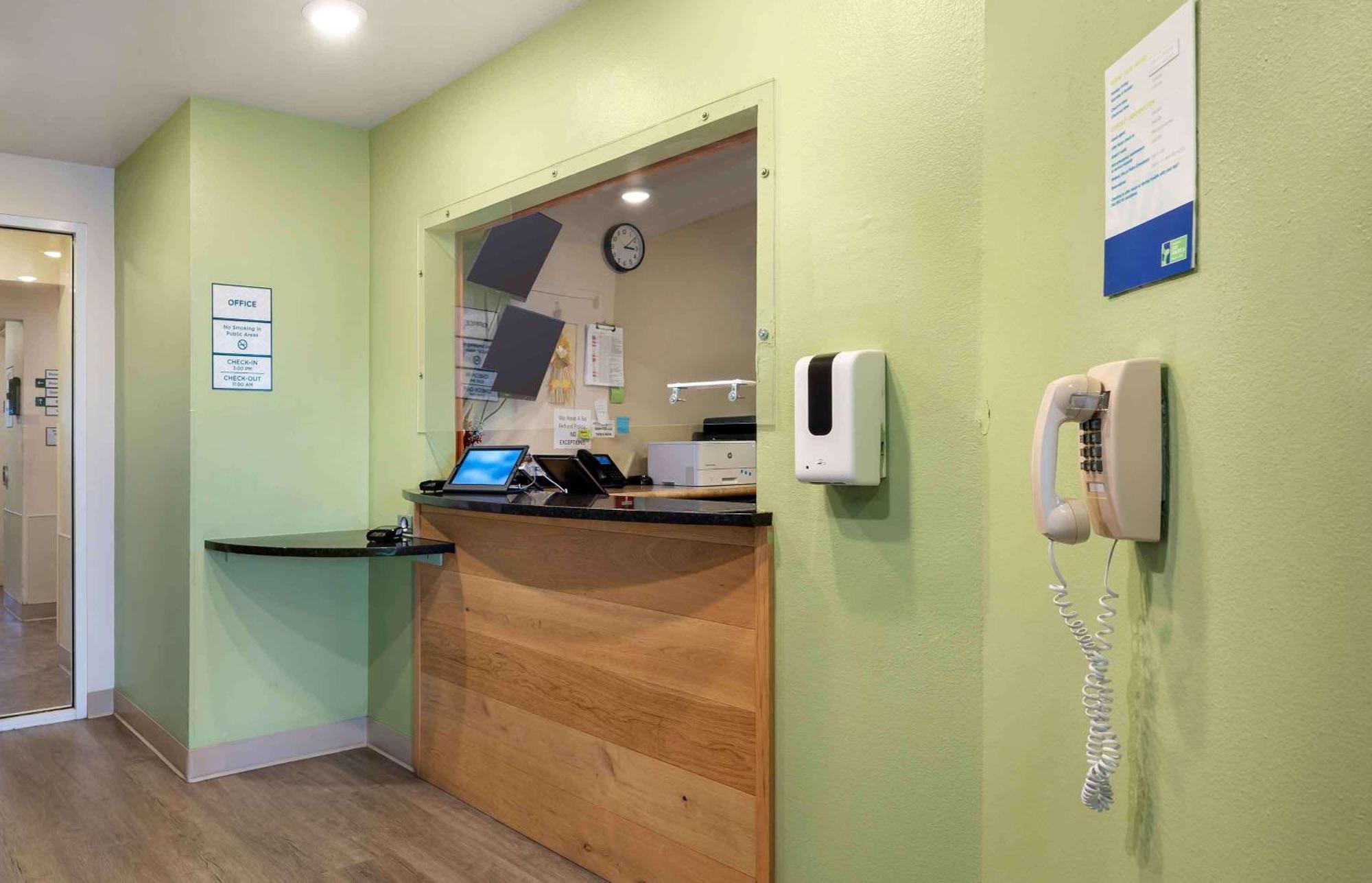 Extended Stay America Select Suites - Wichita - Airport Buitenkant foto