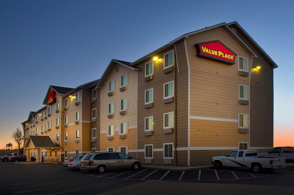 Extended Stay America Select Suites - Wichita - Airport Buitenkant foto