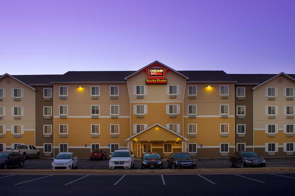 Extended Stay America Select Suites - Wichita - Airport Buitenkant foto
